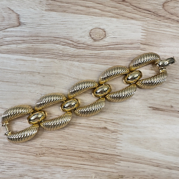 Vintage Christian Dior Bracelet Designer Gold Tone Bubble Textured Panel Germany - Picture 8 of 13